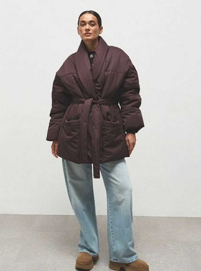 Kurtka puchowa przedłużona z paskiem bordowa