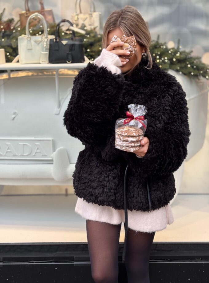 Futro Czarne Wiązane